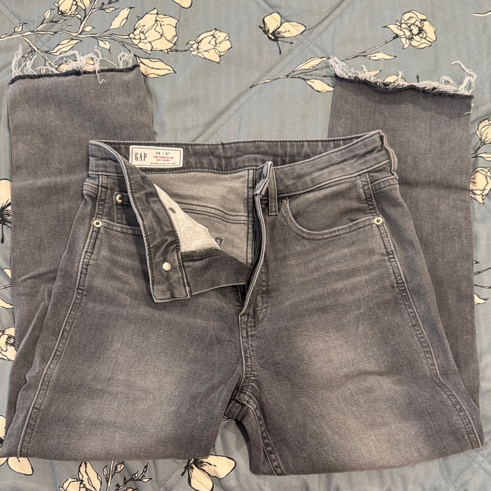 GAP Women's vintage slim sky high Gray Slim Straight Jeans